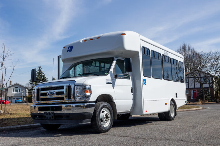 StarTrans minibus Crestline